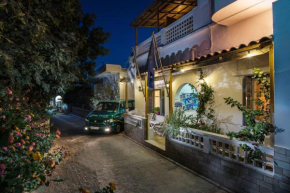 Отель Semiramis Guesthouse  Адамас